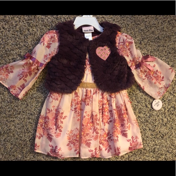 A floral dress! - Picture 1 of 5